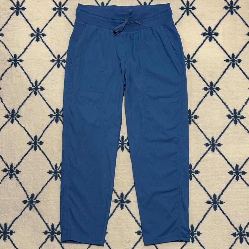 Lululemon Dance Studio Mid-Rise Crop Pant 25" - Soft Denim